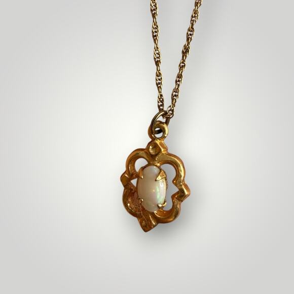 1/20 14k Jewelry - Vintage 1/20 14KT Gold Filled Opal Pendant Necklace 15 inch Oval Cabochon
